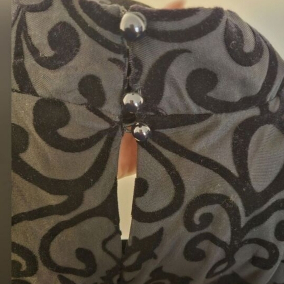 Black dress lbd womens large flared bell sleeves midi NWT velvet detail - Picture 4 of 4